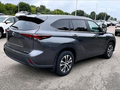 2025 Toyota Highlander XLE