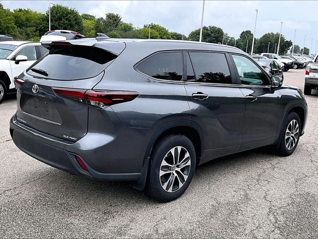 2025 Toyota Highlander XLE