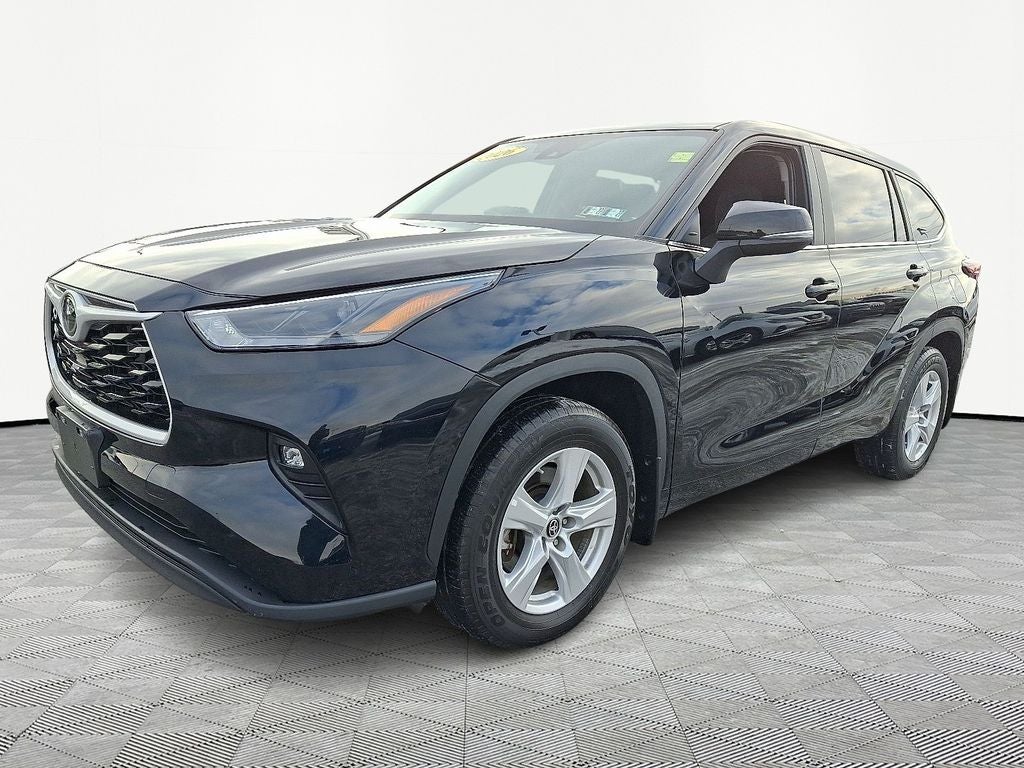 2024 Toyota Highlander LE