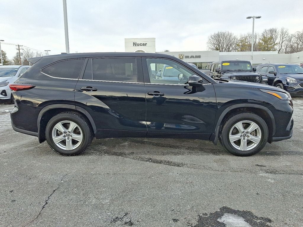 2024 Toyota Highlander LE