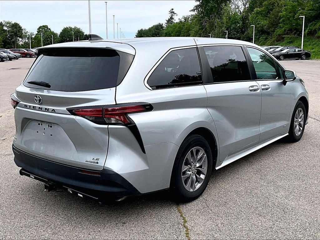 2021 Toyota Sienna LE 8 Passenger