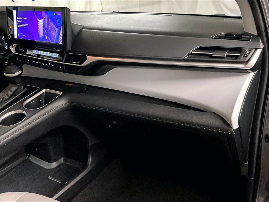 2025 Toyota Sienna XLE 8 Passenger