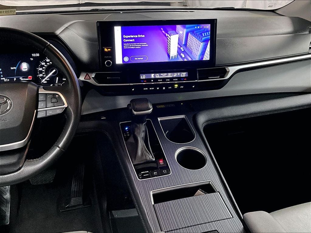 2025 Toyota Sienna XLE 8 Passenger