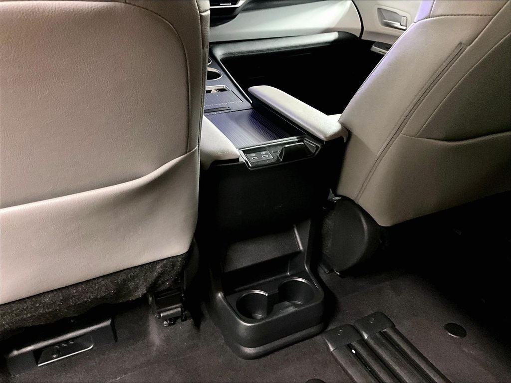2025 Toyota Sienna XLE 8 Passenger