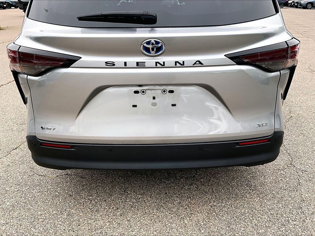 2025 Toyota Sienna XLE 8 Passenger
