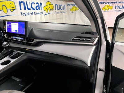 2025 Toyota Sienna XLE 8 Passenger