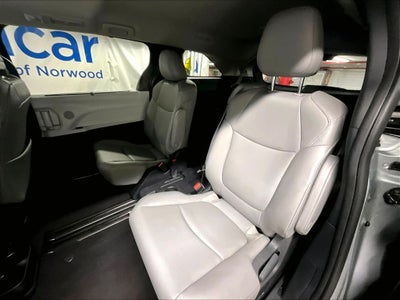 2025 Toyota Sienna XLE 8 Passenger