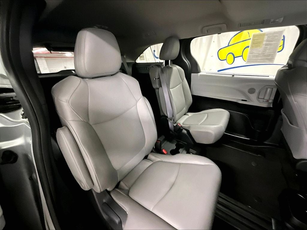 2025 Toyota Sienna XLE 8 Passenger