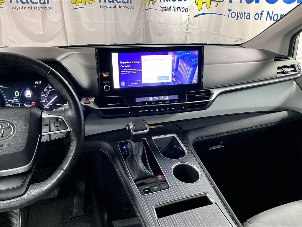 2025 Toyota Sienna XLE 8 Passenger