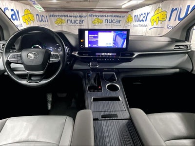 2025 Toyota Sienna XLE 8 Passenger