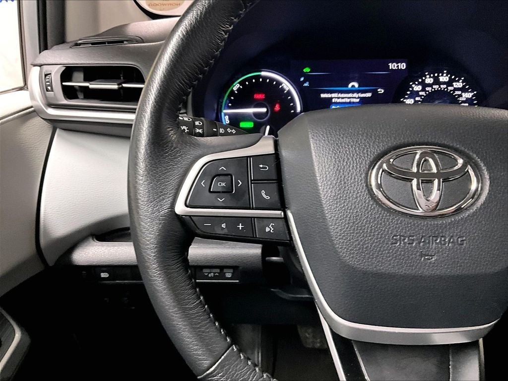 2025 Toyota Sienna XLE 8 Passenger