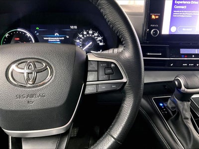 2025 Toyota Sienna XLE 8 Passenger