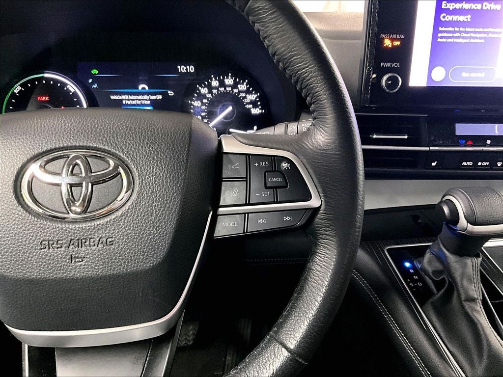 2025 Toyota Sienna XLE 8 Passenger