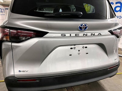 2025 Toyota Sienna XLE 8 Passenger