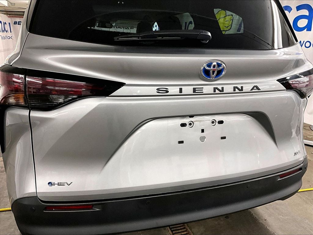 2025 Toyota Sienna XLE 8 Passenger