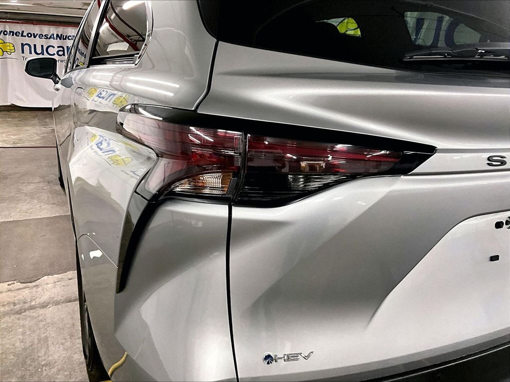 2025 Toyota Sienna XLE 8 Passenger