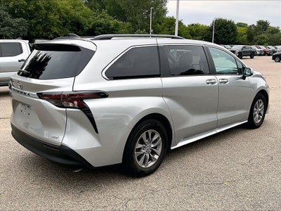 2025 Toyota Sienna XLE 8 Passenger