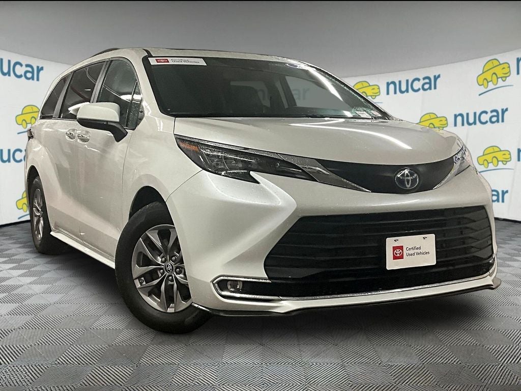 2024 Toyota Sienna XLE 8 Passenger