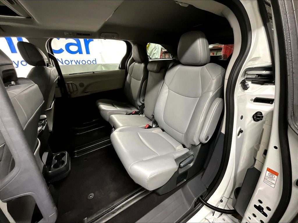 2024 Toyota Sienna XLE 8 Passenger