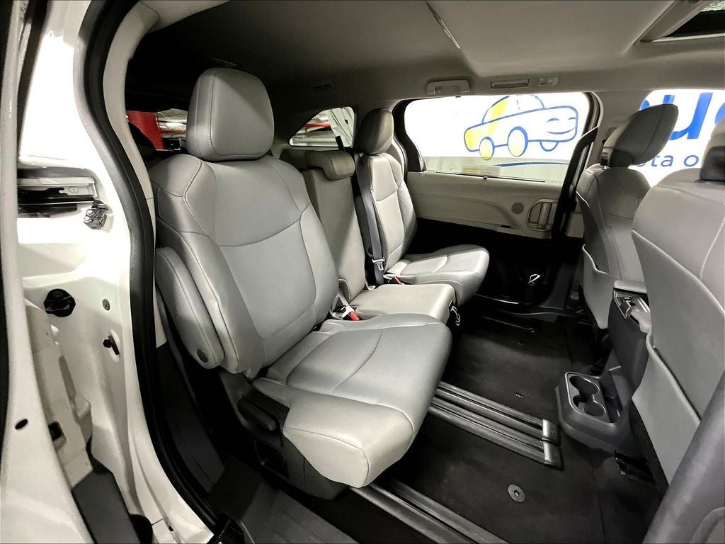 2024 Toyota Sienna XLE 8 Passenger