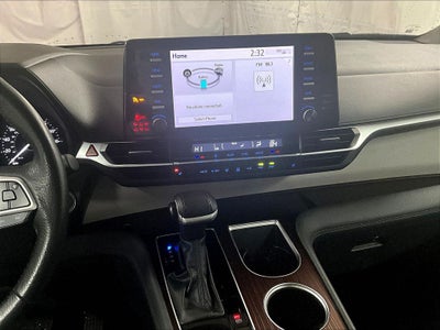2024 Toyota Sienna XLE 8 Passenger
