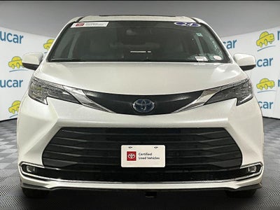 2024 Toyota Sienna XLE 8 Passenger