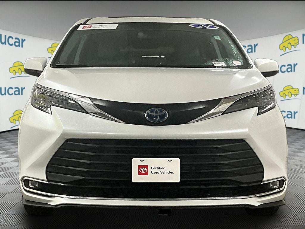 2024 Toyota Sienna XLE 8 Passenger