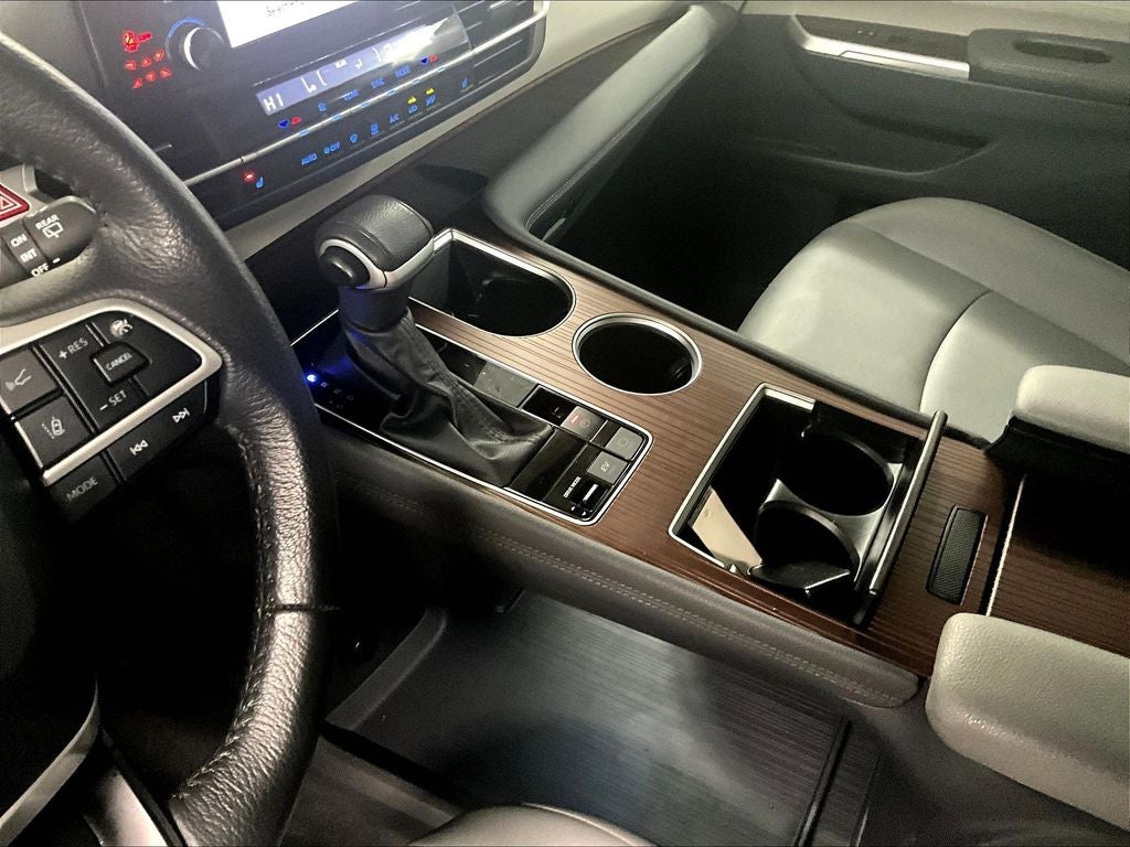 2024 Toyota Sienna XLE 8 Passenger