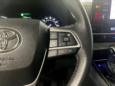 2024 Toyota Sienna XLE 8 Passenger