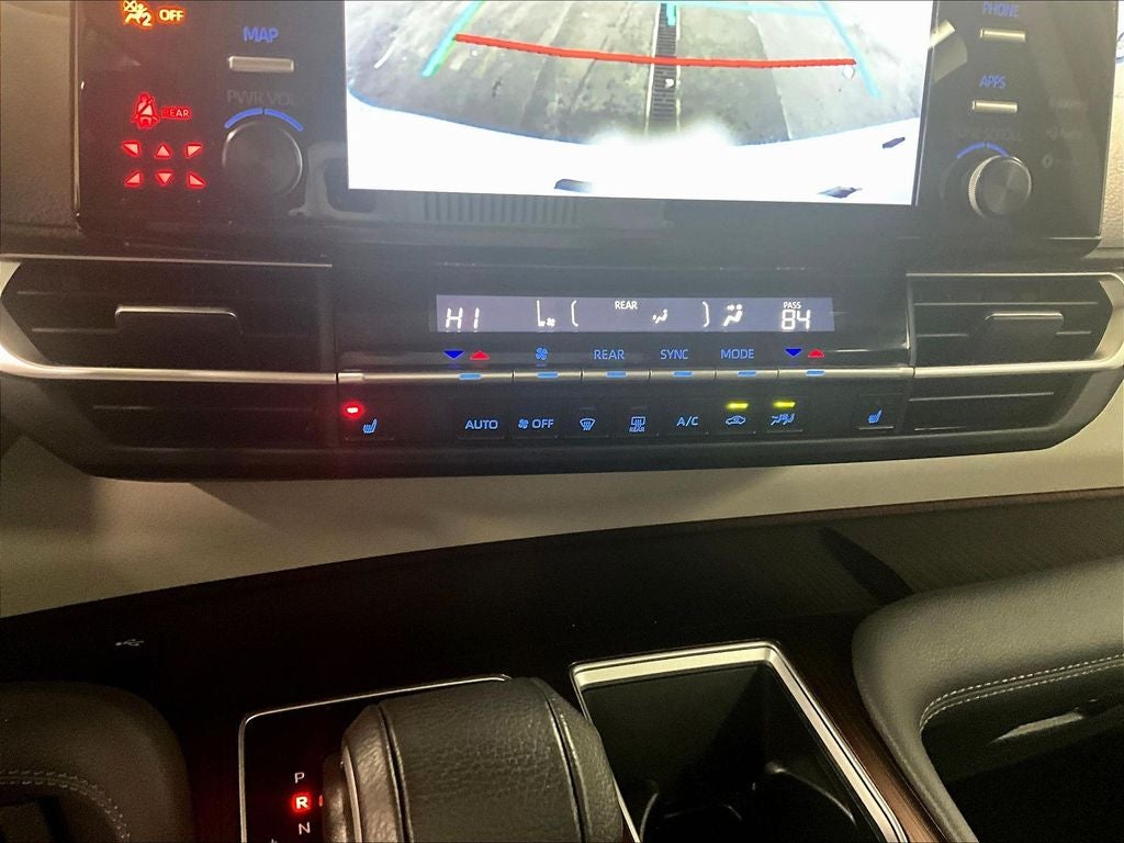 2024 Toyota Sienna XLE 8 Passenger