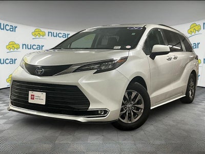 2024 Toyota Sienna XLE 8 Passenger