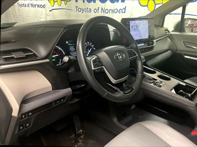 2024 Toyota Sienna XLE 8 Passenger