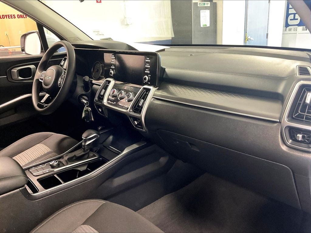 2022 Kia Sorento LX