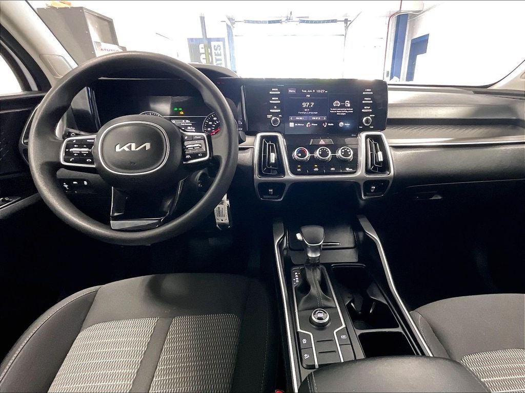 2022 Kia Sorento LX
