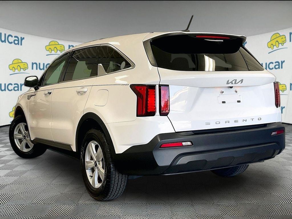 2022 Kia Sorento LX