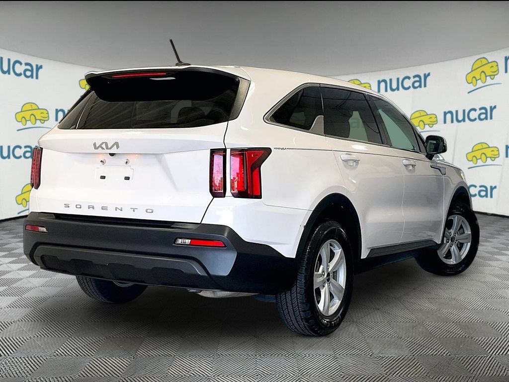 2022 Kia Sorento LX