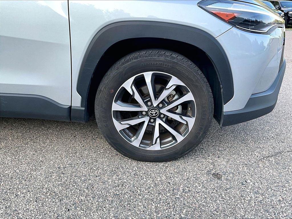 2025 Toyota Corolla Cross XLE