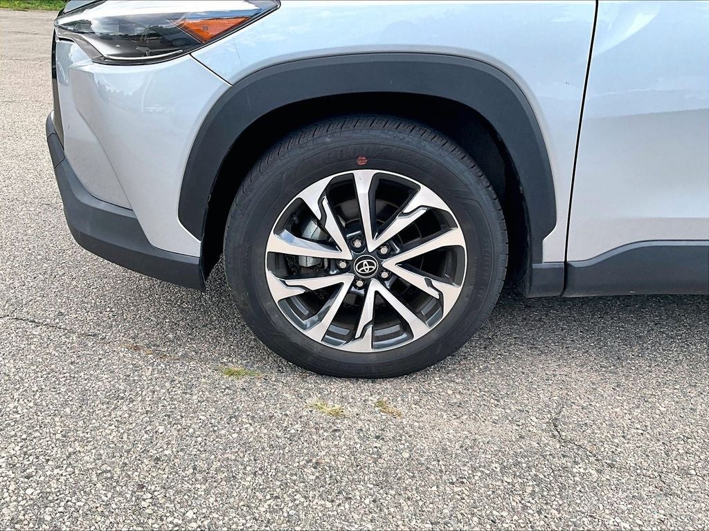 2025 Toyota Corolla Cross XLE
