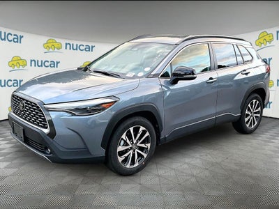 2025 Toyota Corolla Cross XLE