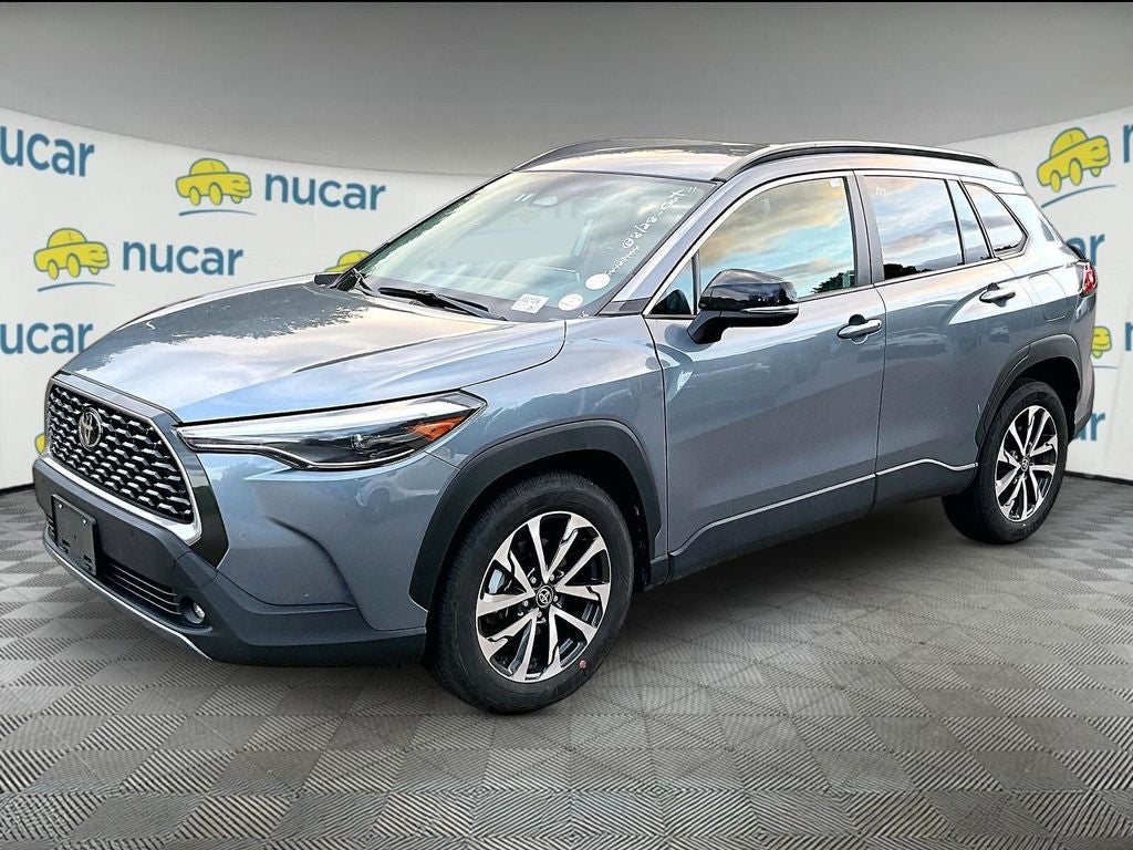 2025 Toyota Corolla Cross XLE