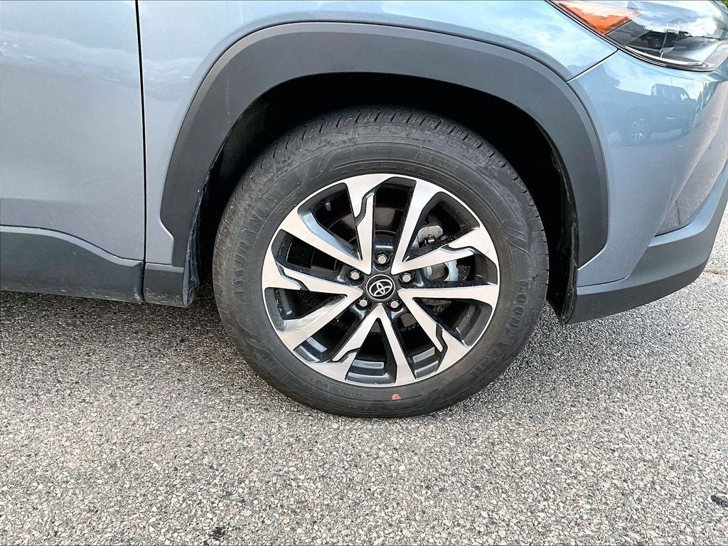 2025 Toyota Corolla Cross XLE