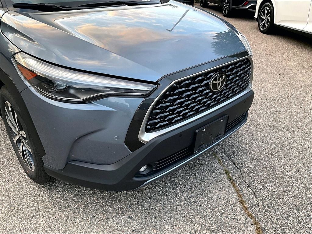 2025 Toyota Corolla Cross XLE
