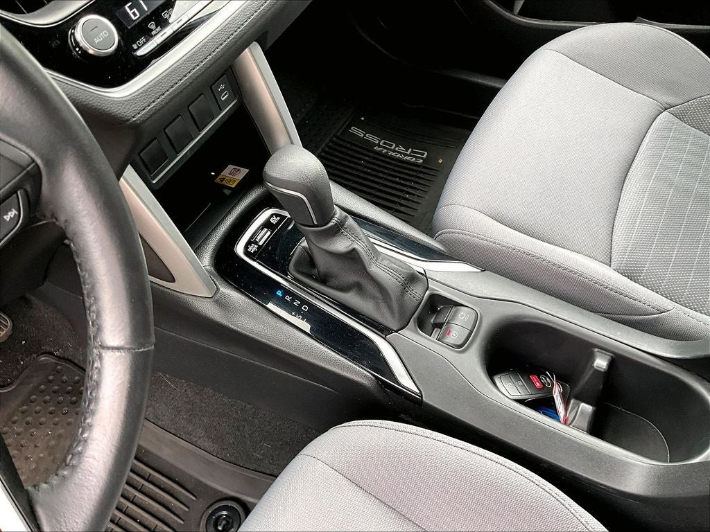 2023 Toyota Corolla Cross Hybrid SE