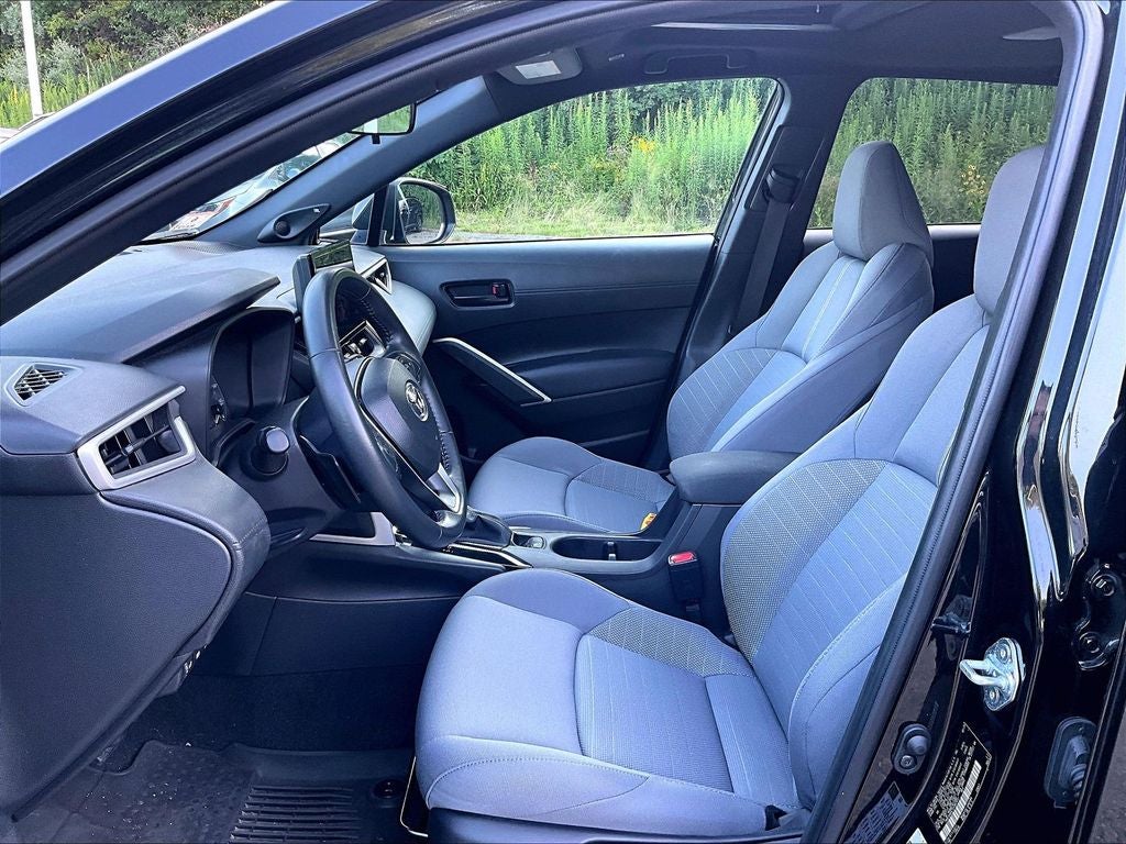 2025 Toyota Corolla Cross Hybrid SE