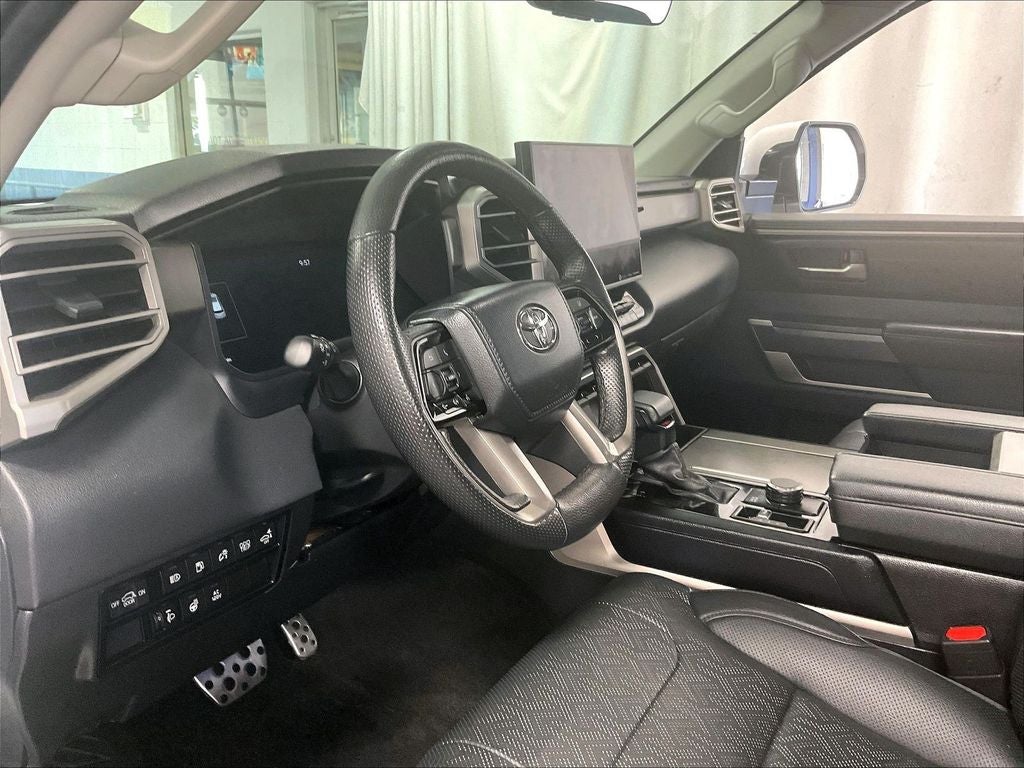 2024 Toyota Sequoia SR5