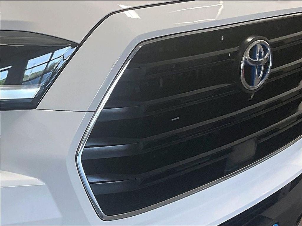 2024 Toyota Sequoia SR5