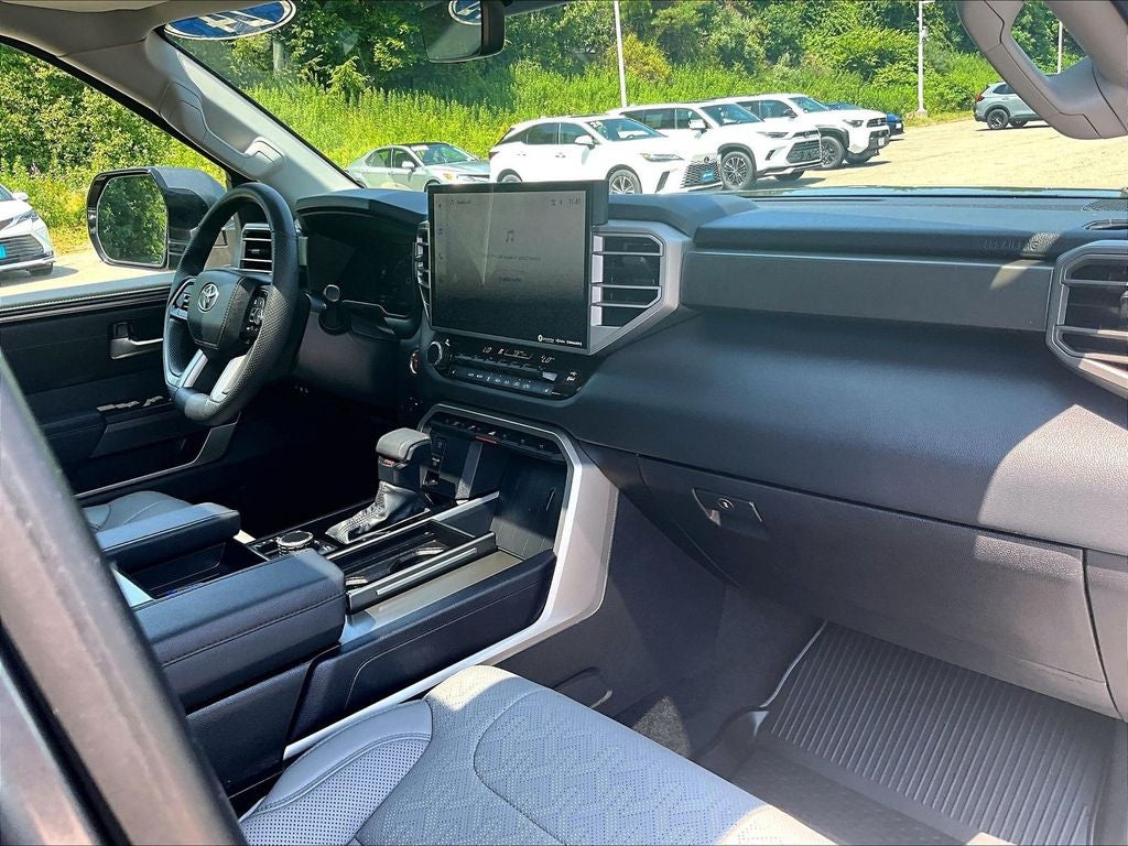 2024 Toyota Sequoia SR5