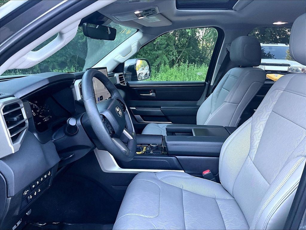 2024 Toyota Sequoia SR5