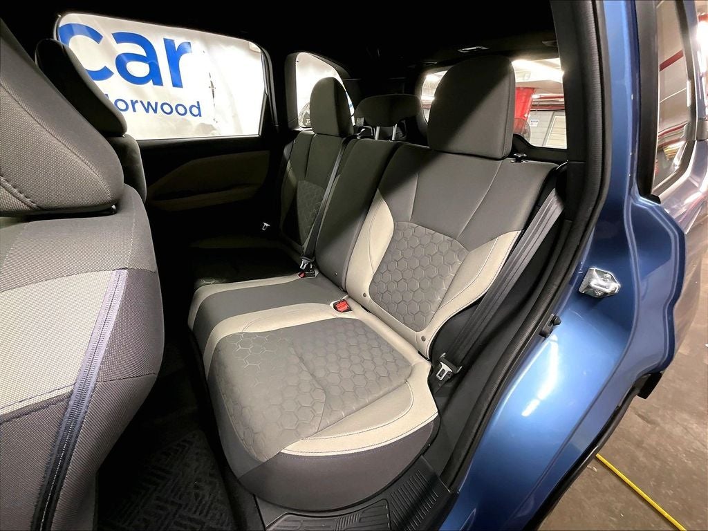 2025 Subaru Forester Base