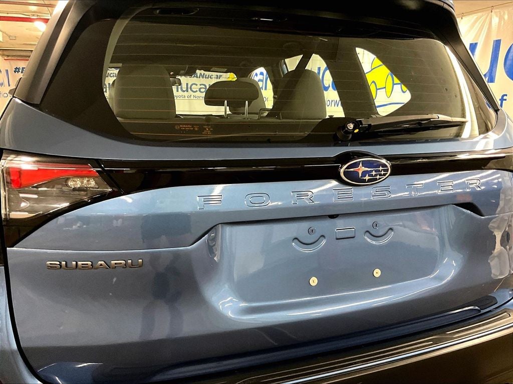 2025 Subaru Forester Base